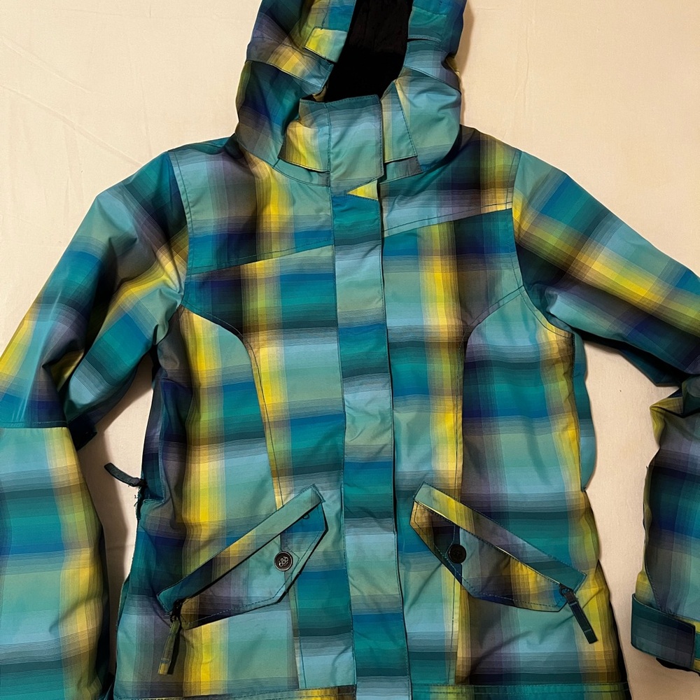 686 snowboarding jacket